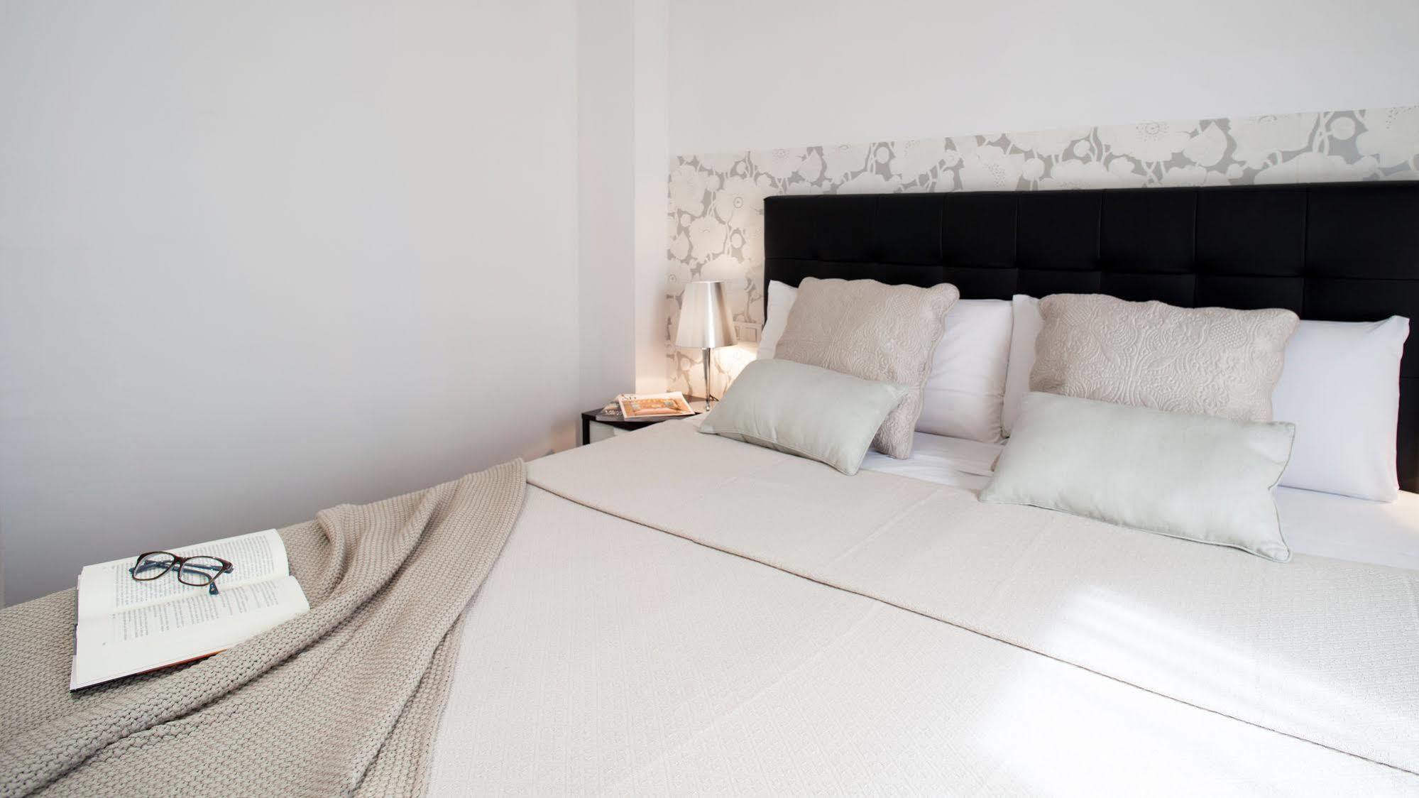 Aspasios Catedral Apartments Барселона Екстериор снимка