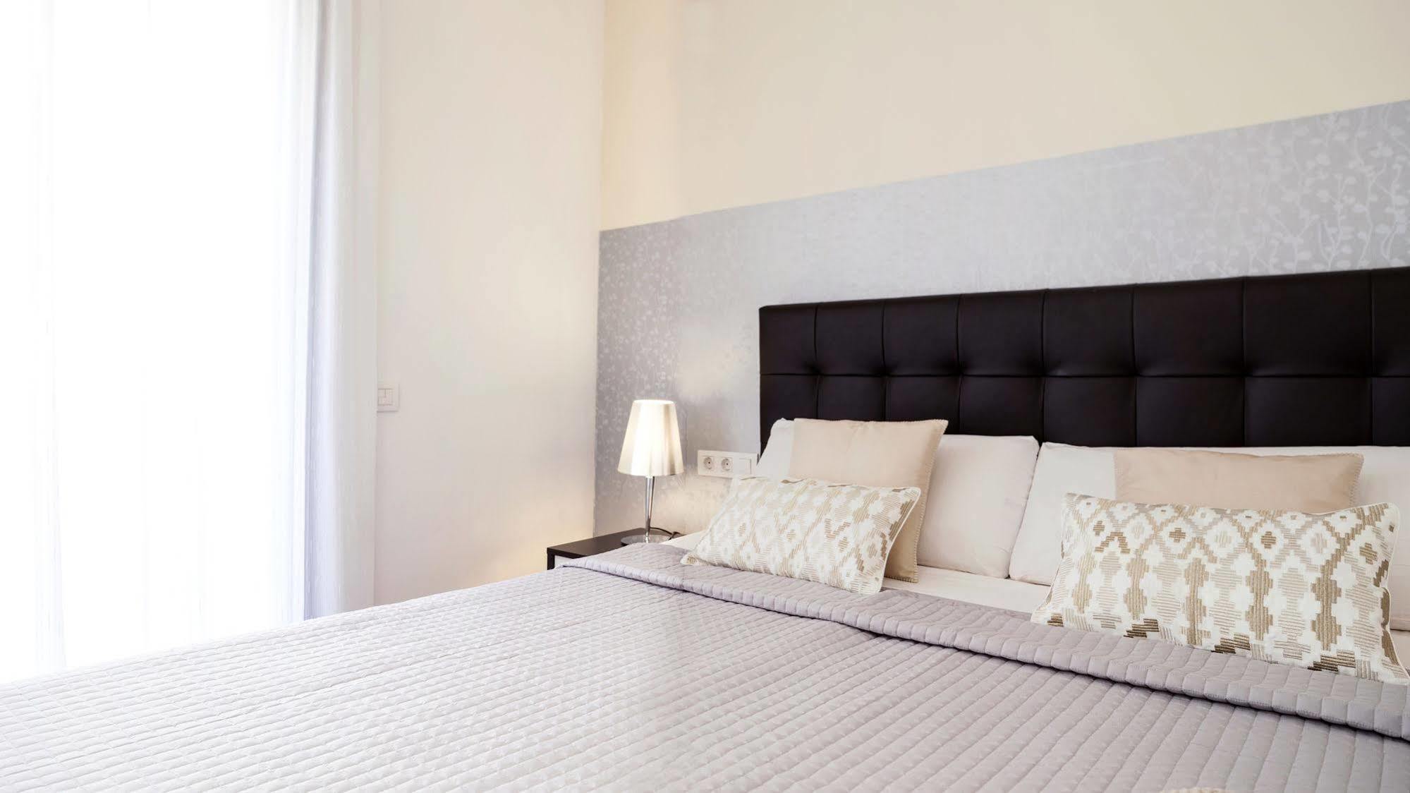 Aspasios Catedral Apartments Барселона Екстериор снимка